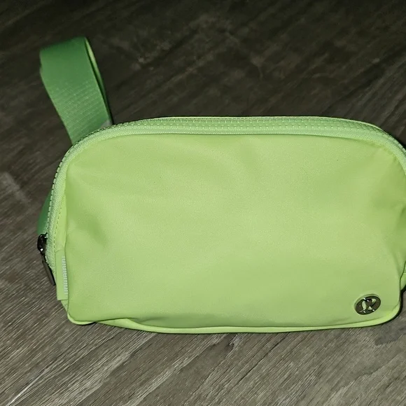 Lululemon Everywhere Belt Bag FADED ZAZ FZAP - Picture 12 of 16